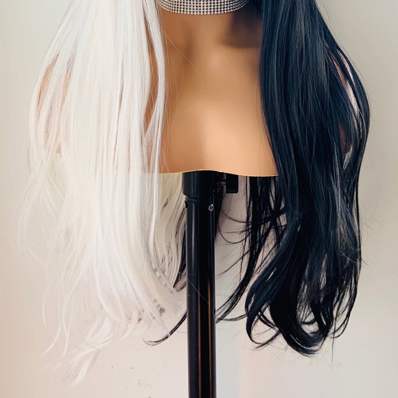 Gorgeous White & Black Versatile 13x2.5 Lace Front Wig for Daily Wear or Events - Picture 5 of 13